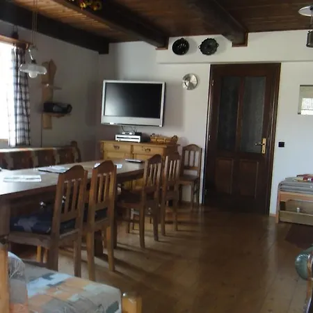 Chalet 18 *